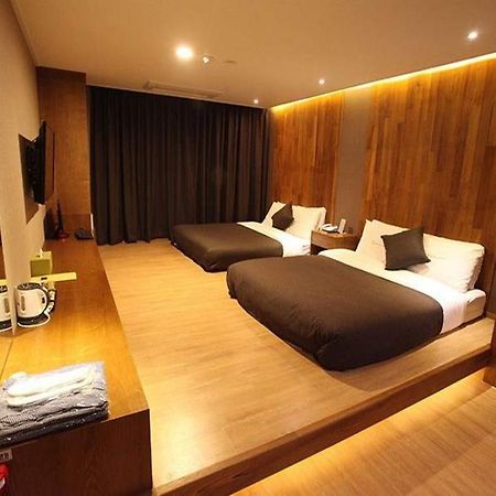 Hotel Rich Goyang Bagian luar foto