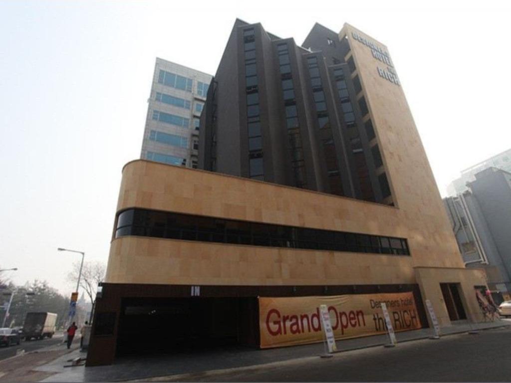 Hotel Rich Goyang Bagian luar foto