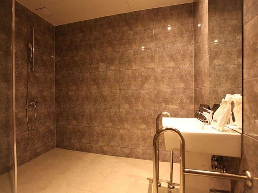 Hotel Rich Goyang Ruang foto